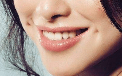 酒窩整形的方法是什么？有無風(fēng)險(xiǎn)？術(shù)后該如何護(hù)理？