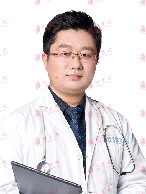 長沙愛思特精致五官整形中心醫(yī)生王誼