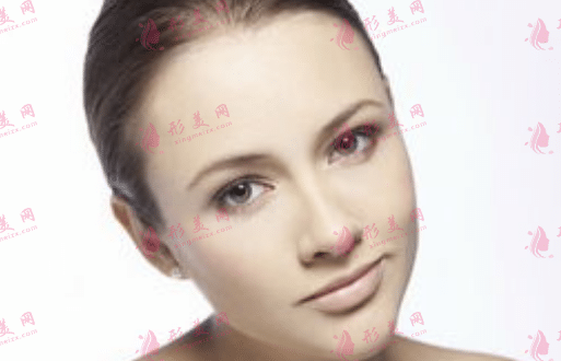 自體脂肪填充
