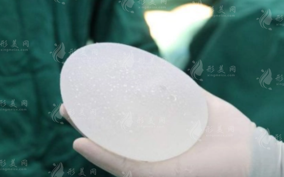 假體隆胸失敗的原因是什么？手術(shù)風(fēng)險(xiǎn)大嗎？