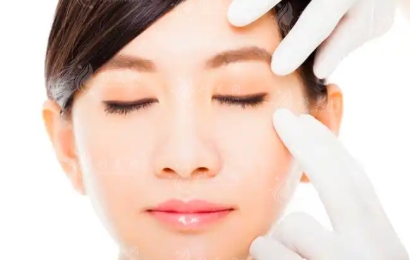 自體脂肪填充：為何每個(gè)人的手術(shù)次數(shù)不同？