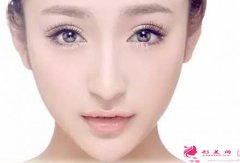 自體脂肪豐胸整形術(shù)會(huì)展現(xiàn)副作用嗎？