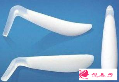 隆鼻老了以后假體要怎么辦？
