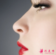 隆鼻后鼻子經(jīng)常發(fā)紅是怎么回事？