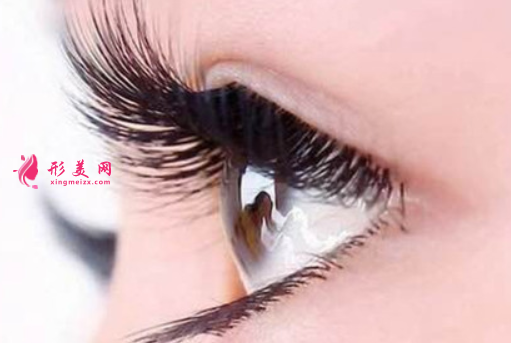 近視眼可以做雙眼皮手術(shù)嗎