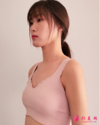 深圳美萊整形醫(yī)院曾昂做的隆胸術(shù)，走在街上回頭率很高喲`