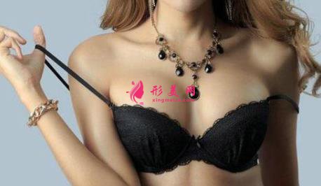 自體脂肪隆胸的費(fèi)用要多少