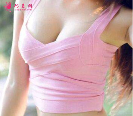 女人怎么讓胸部變大