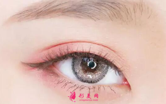 全切雙眼皮后多久可以化妝