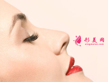 假體隆鼻越高越好看嗎