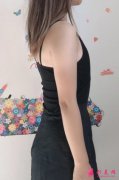 在上海聯(lián)合麗格醫(yī)療美容醫(yī)院做了假體隆胸胸部飽滿了好多~