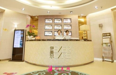 濟(jì)南哪里割雙眼皮好？當(dāng)?shù)乜诒吲琶壳暗奈寮宜搅⑼扑]！