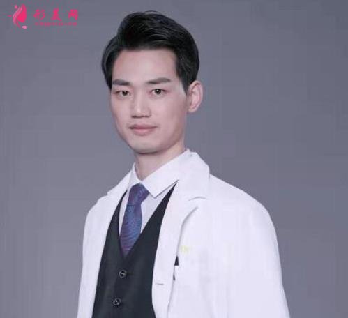 長沙眼部整形醫(yī)生排名表_6位熱門專家盤點(diǎn)！收費(fèi)價(jià)格也了解下